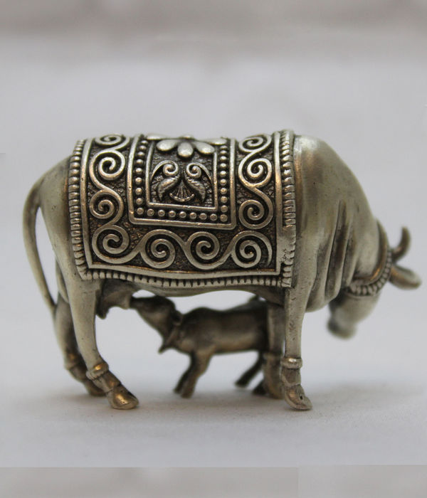Antique Silver Kamadenu Cow with Calf Idol(3cm)